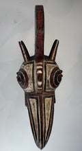 Load image into Gallery viewer, Hornbill Nuna Mask (wood pigment)
